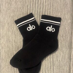 ALO Yoga Black and White Crew Athletic Socks